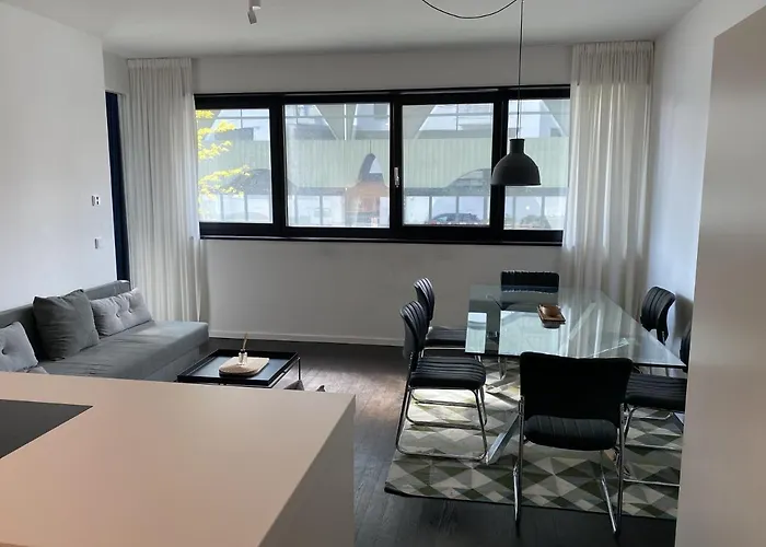 Friedrichshain Apartment *